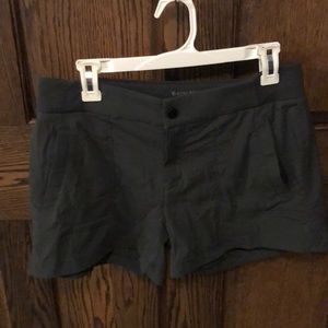 Athleta -Trekkie Short 4"